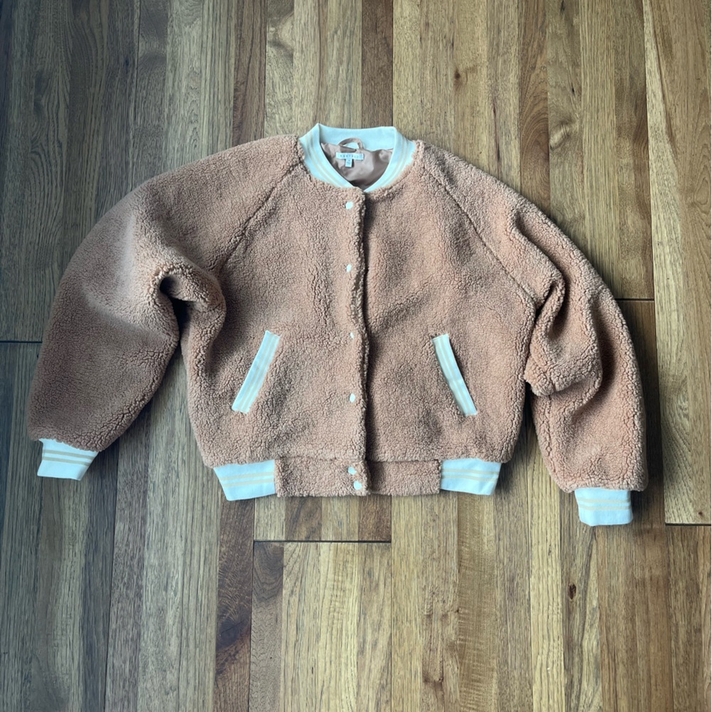 NWOT Teddy Sherpa Bomber Jacket Tan Beige Women’s Sz M Preppy Cozy